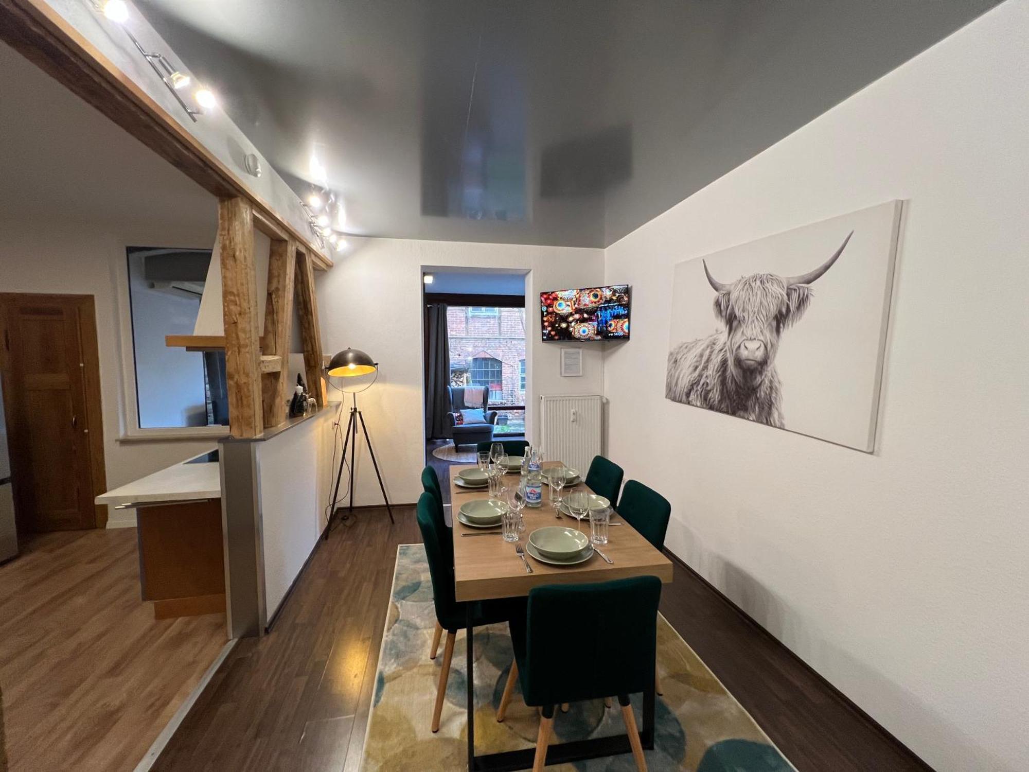 Apartment Humboldt 3 Schlafzimmer,Wifi, Netflix Parken, Terrasse, Klimatisiert, Naehe Zentrum Jena Bagian luar foto
